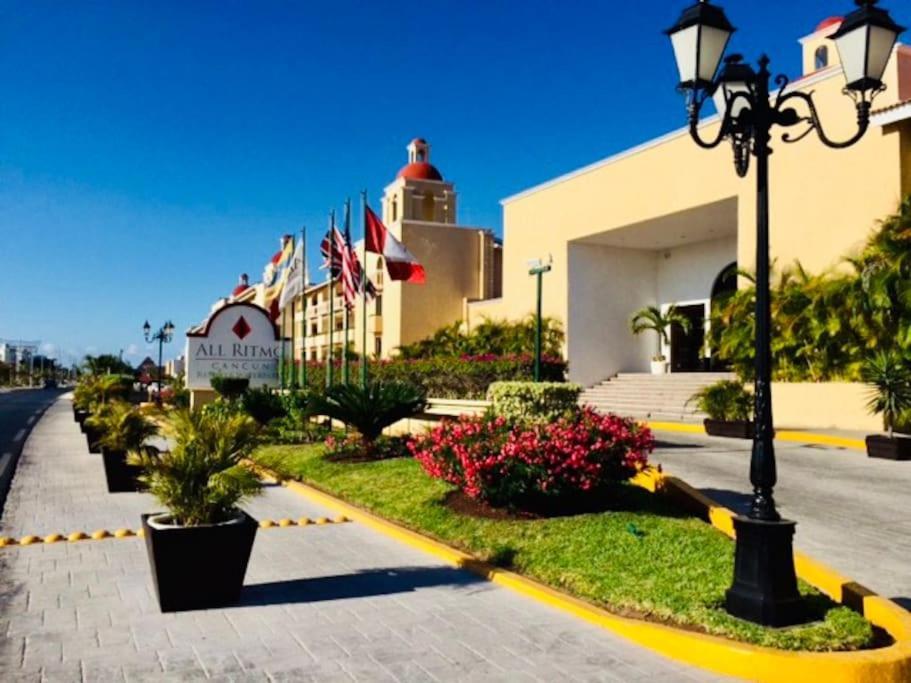 Punta Me Apartment Beach Front In The Hotel & Waterpark Κανκούν Εξωτερικό φωτογραφία